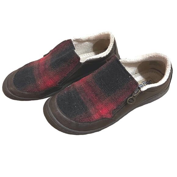 JBU by Jambu Crimson Memory Foam Red Buffalo Plaid Slip on Shoes Size 7.5M - Picture 2 of 10